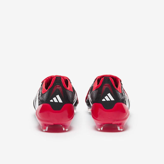 Chuteira Adidas Predator Elite Fold-Over Tongue x Moments Campo